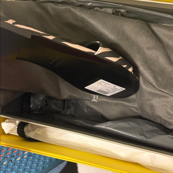 Tom Ford Black and Tan Zebra Sandals with Gold Accent - Picture 6 of 6